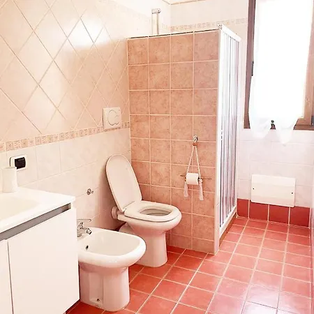Appartement Pgs Immobiliare Srls Residenza Ugo 2 Bilocale Con Terrazza Attrezzata E Posto Auto Privato La Maddalena (Sassari)