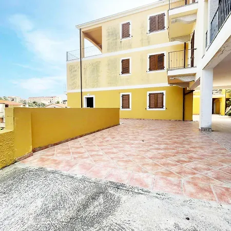 Pgs Immobiliare Srls Residenza Ugo 2 Bilocale Con Terrazza Attrezzata E Posto Auto Privato Appartement *